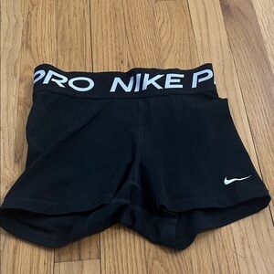 Women’s XS black Nike Pro athletic shorts 3”